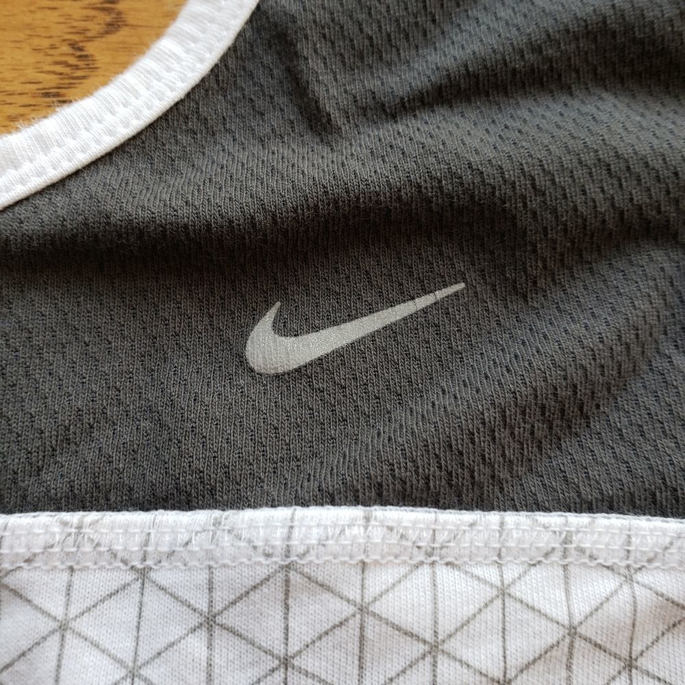 🔺️ Nike White & Gray Dri-Fit Racerback Tanktop Large - Picture 5 of 11